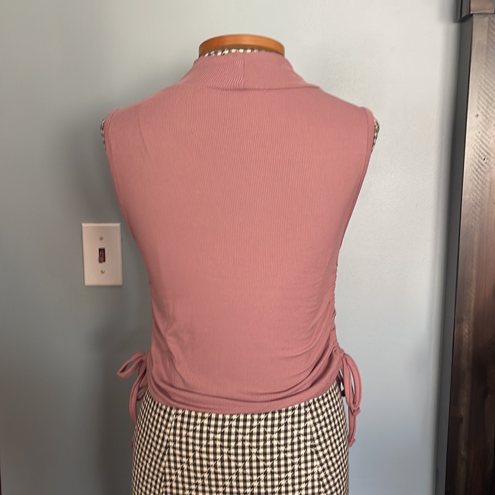 Pink Top - Picture 3 of 4